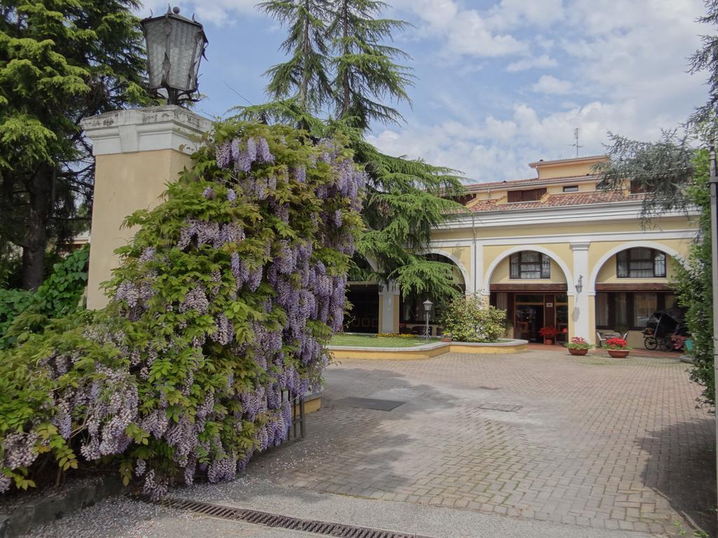 El Rustego Hotell Rubano Exteriör bild