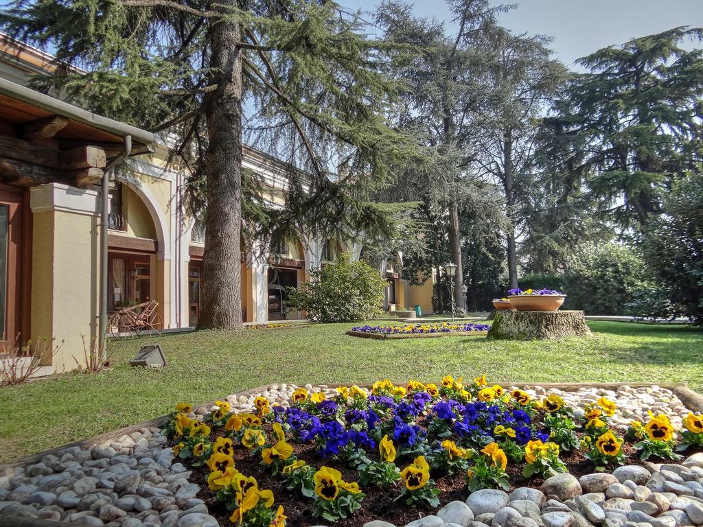 El Rustego Hotell Rubano Exteriör bild